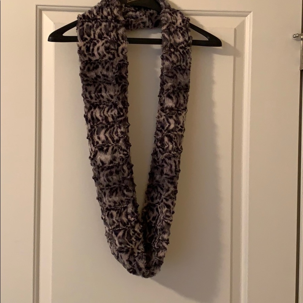 Infinity scarf